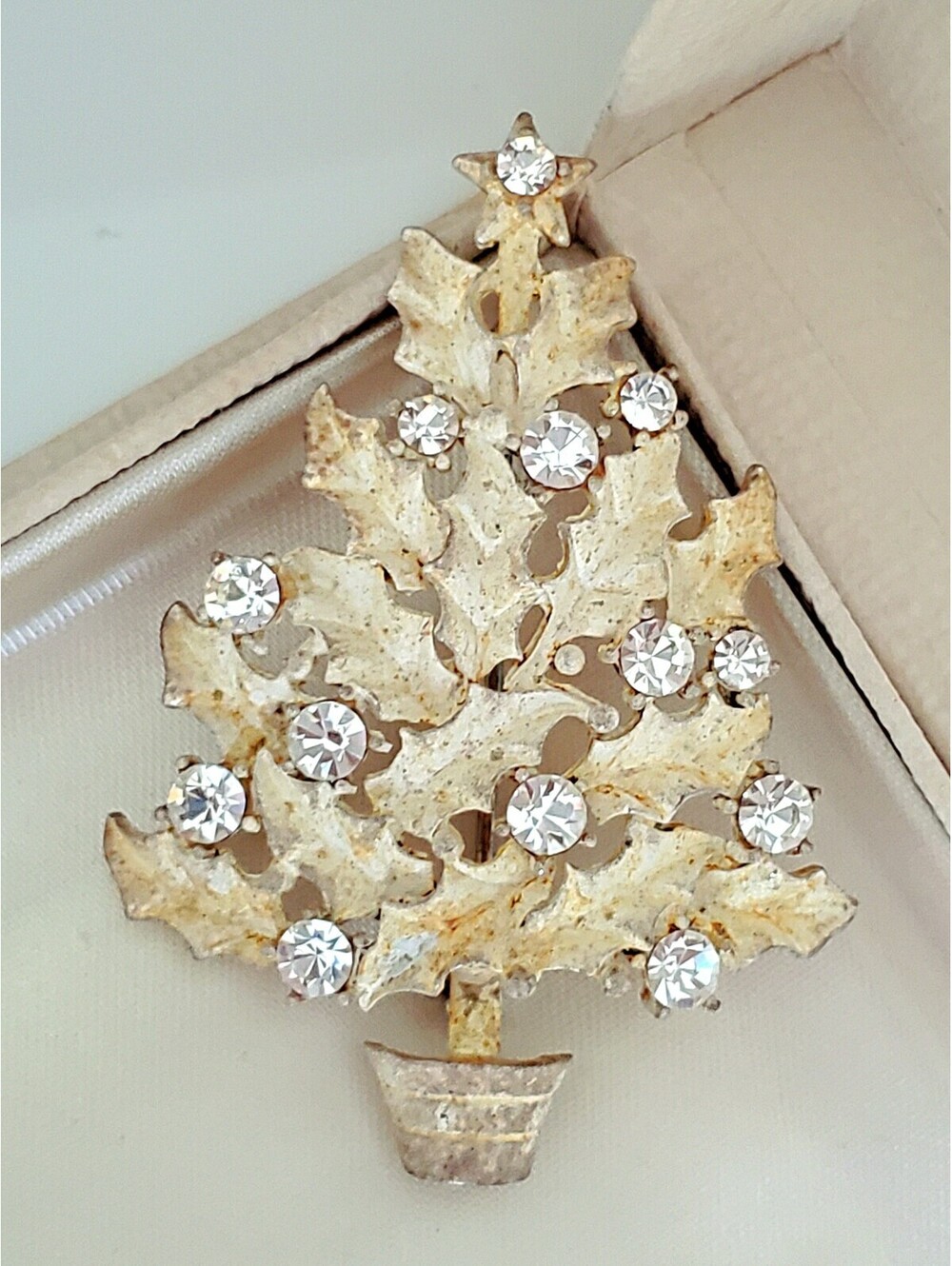 Vintage Eisenberg Ice Clear Rhinestone Poinsettia Christmas Tree Brooch